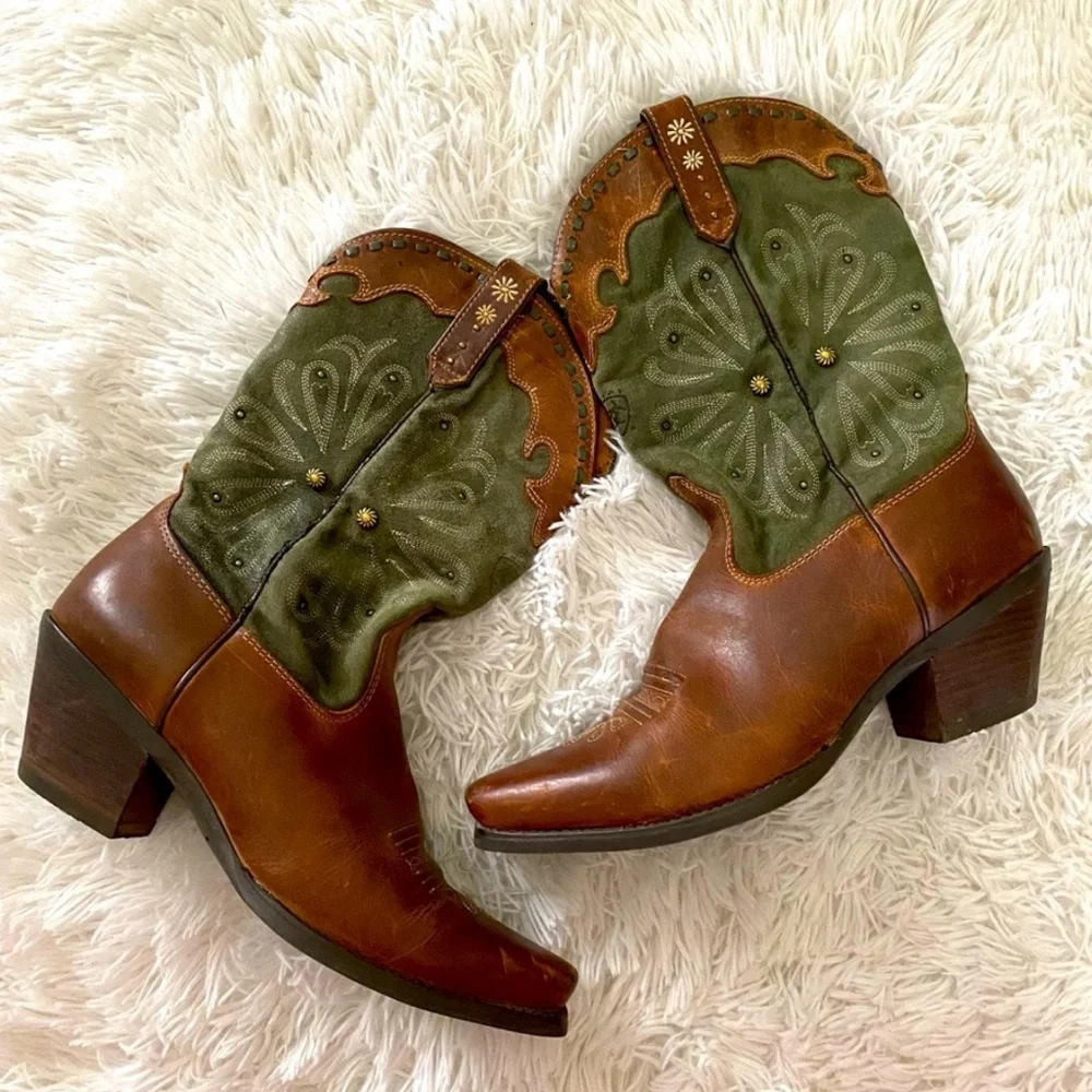 Ariat women’s leather & sage boots - Picture 1 of 9